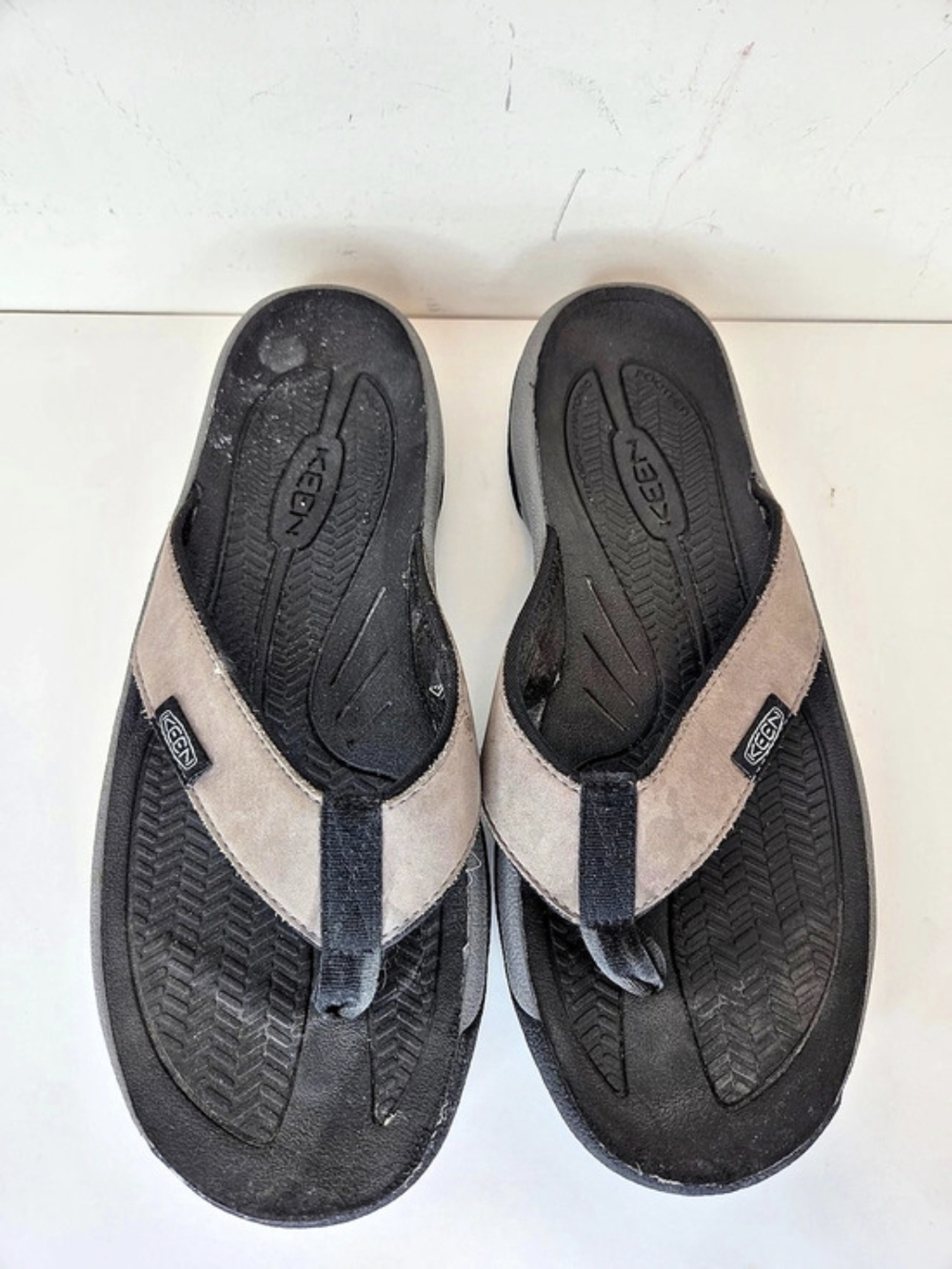 Keen Men's Kona Leather Flip-Flop Black & Gray Sport Sandals